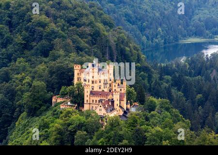 Castello Di Hohenschwangau, Alpsee, Schwangau Vicino A Füssen, Allgäu, Alta Baviera, Baviera, Germania, Europa Foto Stock