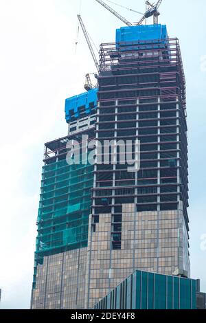 Giacarta / Indonesia - 25 ottobre 2020. L'edificio Thamrin Nine è attualmente in costruzione ed è uno degli edifici più alti dell'Indonesia Foto Stock