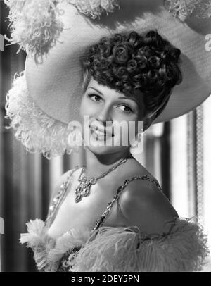 RITA HAYWORTH Pubblicità Ritratto per IL MIO direttore GAL SAL 1942 IRVING CUMMINGS storia Teodore Dreiser Costumi Gwen Wakeling XX secolo FOX Foto Stock