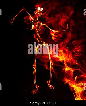 Spaventoso demone Halloween balli scheletro in fuoco mortale Foto Stock