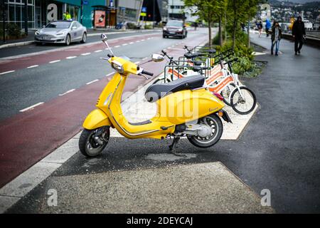 Scooter parcheggiato a Trondheim, Norvegia Foto Stock