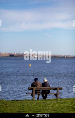 Passeggiata invernale su Hengistbury. Dirigiti verso Mudeford Spit a Christchurch Dorset. 01 dicembre 2020. Foto: Neil Turner Foto Stock