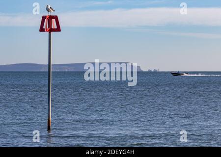 Passeggiata invernale su Hengistbury. Dirigiti verso Mudeford Spit a Christchurch Dorset. 01 dicembre 2020. Foto: Neil Turner Foto Stock