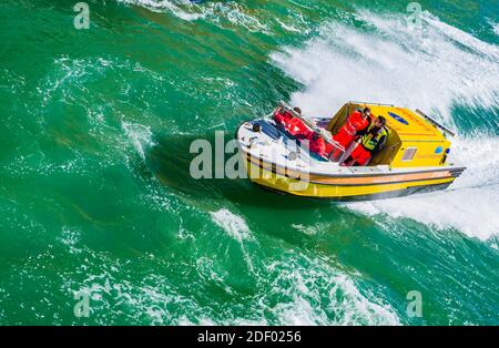 Ambulanza barca vela sul Canal Grande. Venezia, Veneto, Italia, Europa Foto Stock