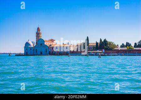 Chiesa di San Michele di Mauro Codussi in Isola del 1469, la prima chiesa rinascimentale di Venezia. San Michele è un'isola nella laguna veneta, a nord Foto Stock