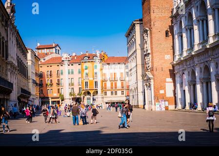 La vivace Piazza dei Signori, piazza del paese. Vicenza, Veneto, Italia, Europa Foto Stock