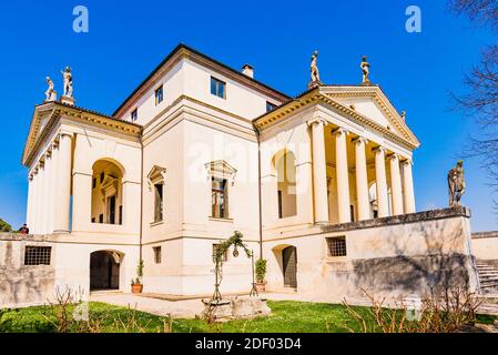 Villa la rotonda è una villa neoclassica appena fuori Vicenza nel nord Italia progettata da Andrea Palladio. Il nome corretto della villa è Villa Almeric Foto Stock