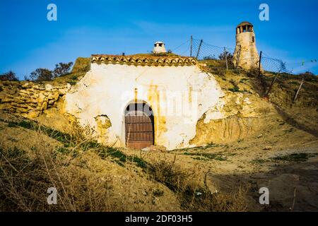 Cave House, tipica sistemazione della regione fin dai tempi antichi. Guadix, Granada, Andalucía, Spagna, Europa Foto Stock