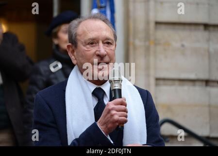 L'ex sindaco di Parigi Bertrand Delanoe durante la cerimonia di tributo all'ex sindaco del 9 ° arrondissement, Jacques Bravo, morto il 18 dicembre 2019. Parigi, Francia il 7 gennaio 2020. Foto di Georges Darmon/Avenir Pictures/ABACAPRESS.COM Foto Stock