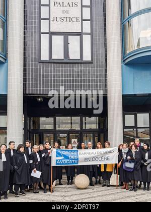 Sciopero degli avvocati del Tribunale di Meaux contro il progetto di legge sulla riforma delle pensioni da parte del Gouvernement Macron, 13 gennaio 2020. Foto di Jana Chiamami J/ABACAPRESS.COM Foto Stock