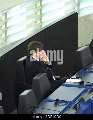 L'eurodeputato e l'ex membro del governo catalano Carles Puigdemon partecipa alla Camera plenaria del Parlamento europeo durante la votazione a Strasburgo, nella Francia orientale, il 15 gennaio 2020. Foto di Nicolas Roses/ABACAPRESS.COM Foto Stock