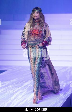 Parigi Jackson cammina sulla pista durante l'ultimo spettacolo Jean-Paul Gaultier Haute Couture Primavera/Estate 2020 come parte della Paris Fashion Week a Parigi, Francia, il 22 gennaio 2020. Foto di Aurore Marechal/ABACAPRESS.COM Foto Stock