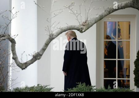 Il presidente degli Stati Uniti Donald Trump si reca dall'Ufficio ovale della Casa Bianca di Washington prima della sua partenza per esprimere le proprie osservazioni in occasione di un raduno a Wildwood, New Jersey, il 28 gennaio 2020. Foto di Yuri Grippas/ABACAPRESS.COM Foto Stock