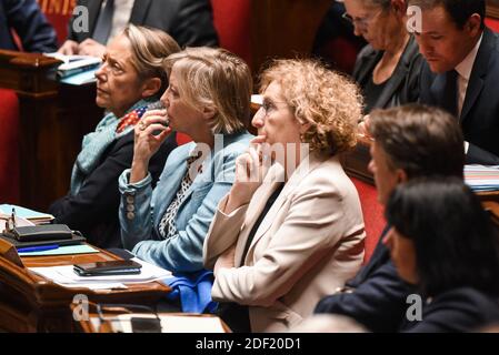 (Da L) Ministro francese per la transizione ecologica e inclusiva Elisabeth Borne, Ministro francese per le questioni di disabilità Sophie Cluzel e Ministro francese del lavoro Muriel Penicaud partecipano al tempo delle interrogazioni al Palais Bourbon, sede dell'Assemblea nazionale il 28 gennaio 2020 a Parigi, Francia. Foto di Julie Sebadelha/ABACAPRESS.COM Foto Stock