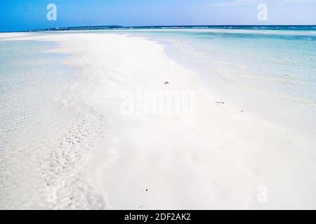 La serena spiaggia di sabbia bianca di sta Fe a Bantayan Island, Cebu, Filippine Foto Stock