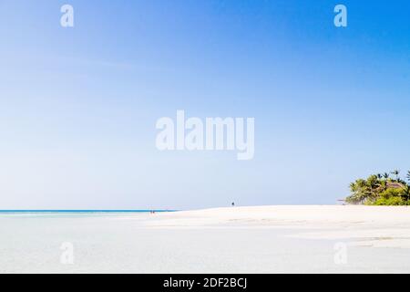 La serena spiaggia di sabbia bianca di sta Fe a Bantayan Island, Cebu, Filippine Foto Stock