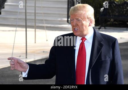 Il presidente Donald Trump e la First Lady Melania Trump partono dalla Casa Bianca per un viaggio in India, domenica 23 febbraio 2020, a Washington, DC. Trump è alternativo per una visita del primo ministro indiano Narendra modi negli Stati Uniti lo scorso anno. ISP POOL Foto di Mike Theiler/Pool/ABACAPRESS.COM Foto Stock