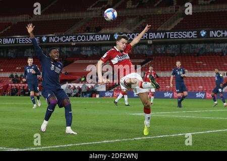 MIDDLESBROUGH, INGHILTERRA. IL 2 DICEMBRE Dael Fry di Middlesbrough si libera dalla difesa durante la partita del campionato Sky Bet tra Middlesbrough e Swansea City al Riverside Stadium di Middlesbrough mercoledì 2 dicembre 2020. (Credit: Mark Fletcher | MI News) Credit: MI News & Sport /Alamy Live News Foto Stock