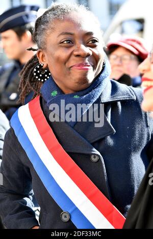 Vice di Francia Insoumise (LFI) Danièle Obono con avvocati impressionanti davanti all'Assemblea Nazionale per protestare contro la riforma pensionistica a Parigi, in Francia, il 26 febbraio 2020. Foto di Karim Ait Adjedjou/Avenir Pictures/ABACAPRESS.COM Foto Stock