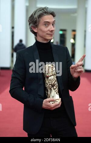 Swann Arlaud si pone con il miglior attore in un ruolo di supporto Premio per il film Grace a Dieu la 45° cerimonia Cesar a Parigi, Francia, il 28 febbraio 2020. Foto di Aurore Marechal/ABACAPRESS.COM Foto Stock