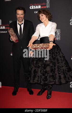 Il regista francese Nicolas Bedos ha ricevuto il premio miglior sceneggiatura originale per 'la Belle Epoque' e l'attrice francese Fanny Ardant che ha ottenuto il premio miglior attrice in un ruolo di supporto per 'la Belle Epoque' durante il Cesar Film Awards 2020 a Salle Pleyel il 28 febbraio 2020 a Parigi, Francia. Foto di David Niviere/ABACAPRESS.COM Foto Stock