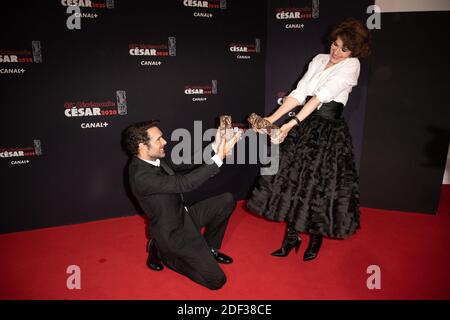 Il regista francese Nicolas Bedos ha ricevuto il premio miglior sceneggiatura originale per 'la Belle Epoque' e l'attrice francese Fanny Ardant che ha ottenuto il premio miglior attrice in un ruolo di supporto per 'la Belle Epoque' durante il Cesar Film Awards 2020 a Salle Pleyel il 28 febbraio 2020 a Parigi, Francia. Foto di David Niviere/ABACAPRESS.COM Foto Stock