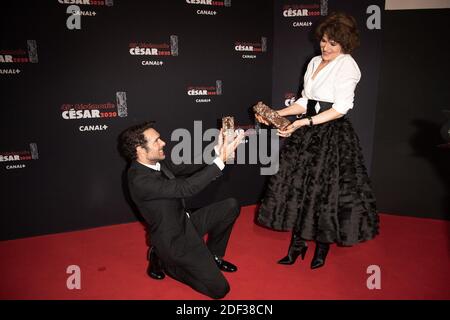 Il regista francese Nicolas Bedos ha ricevuto il premio miglior sceneggiatura originale per 'la Belle Epoque' e l'attrice francese Fanny Ardant che ha ottenuto il premio miglior attrice in un ruolo di supporto per 'la Belle Epoque' durante il Cesar Film Awards 2020 a Salle Pleyel il 28 febbraio 2020 a Parigi, Francia. Foto di David Niviere/ABACAPRESS.COM Foto Stock