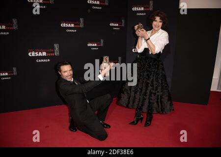 Il regista francese Nicolas Bedos ha ricevuto il premio miglior sceneggiatura originale per 'la Belle Epoque' e l'attrice francese Fanny Ardant che ha ottenuto il premio miglior attrice in un ruolo di supporto per 'la Belle Epoque' durante il Cesar Film Awards 2020 a Salle Pleyel il 28 febbraio 2020 a Parigi, Francia. Foto di David Niviere/ABACAPRESS.COM Foto Stock