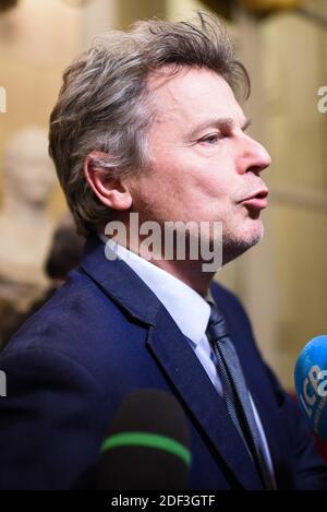 Il Segretario Nazionale del Partito Comunista Francese Fabien Roussel parla alla stampa al Palais Bourbon, sede dell'Assemblea Nazionale di Parigi, Francia, il 3 marzo 2020. Foto di Julie Sebadelha/ABACAPRESS.COM Foto Stock