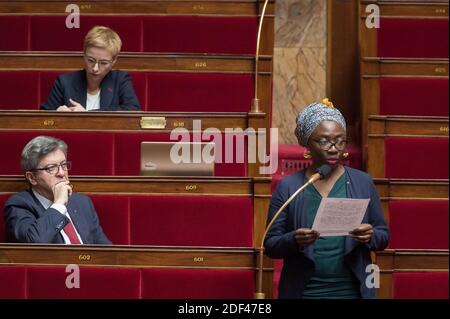 Jean Luc Melenchon, Clementine Autin e Daniele Obono durante la sessione settimanale di interrogazioni al governo all'Assemblea nazionale di Parigi, Francia, il 24 marzo 2020. Foto di Jacques Witt/piscina/ABACAPRESS.COM Foto Stock