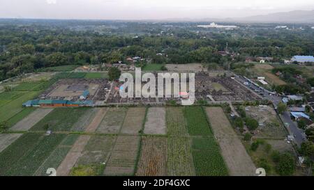 Veduta aerea del Candi Plaosan o del Tempio Plaosan nel complesso del tempio di Plaosan. Uno dei templi buddisti giavanesi si trova a Prambanan, Klaten, Yogyakarta. Foto Stock