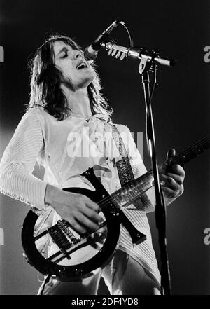 Todd Rundgren con Utopia in scena a Haguer, Paesi Bassi, 12 ottobre 1975. (Foto di Gijsbert Hanekroot) Foto Stock