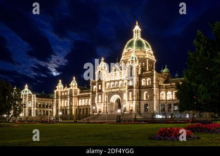 VICTORIA, CANADA - Nov 12, 2020: BC Parlamento buidlings, Victoria Inner Harbour, BC, Canada Foto Stock