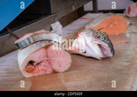 Pesce sul mercato di Siracusa al mattino. Viaggi Fotografia da Siracusa, Italia sull'isola di Sicilia. Foto Stock