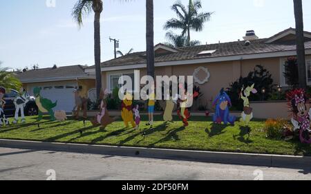 Los Angeles, California, USA 2 dicembre 2020 UNA mostra natalizia con personaggi Disney il 2 dicembre 2020 a Los Angeles, California, USA. Foto di Barry King/Alamy Stock foto Foto Stock