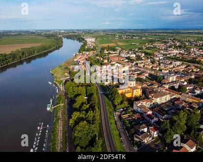 Veduta aerea della città di Boretto, Reggio Emilia, italia Foto Stock