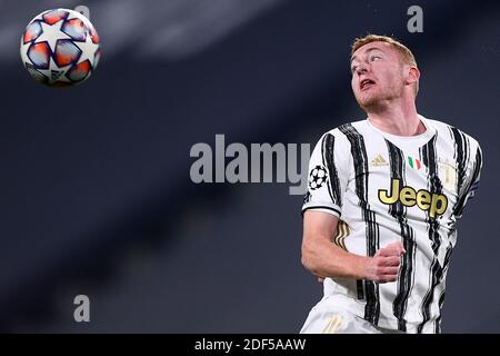 Torino, Italia. 2 dicembre 2020. Dejan Kulusevski (Juventus) durante la partita UEFA 'Champions League 2020 2021' tra Juventus 3-0 Dinamo Kiev allo stadio Allianz il 02 dicembre 2020 a Torino, Italia. Credit: Maurizio Borsari/AFLO/Alamy Live News Foto Stock