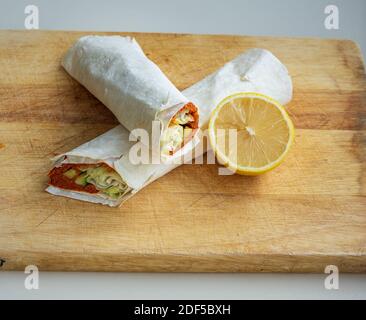 Preparare polpette turche crude con piccante Foto Stock