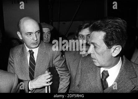 - Enrico Berlinguer, segretario del PCI (Partito Comunista Italiano) con Giorgio Napolitano (Milano, 1976) ....- Enrico Berlinguer, segretario del PCI (Partito Comunista Italiano) con Giorgio Napolitano (Milano, 1976) Foto Stock