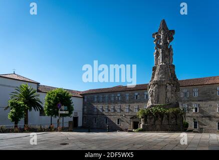 Francesco d'Assisi, di fronte al Convento di San Francesco, nella città di Santiago de Compostela, Spagna Foto Stock