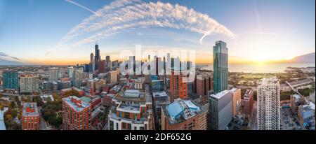 Chicago, Illinois, USA panorama aereo della città al mattino. Foto Stock
