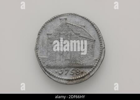 Povero piombo, Anonimo, 1758, colpito, piombo rotondo o piombo della torba, colpito per la diaconia vallone. Sulla parte anteriore una casa di torba con l'anno 1758 nel cut-off. Sul retro i tasti Leiden con su entrambi i lati una lettera, P e W. all'intersezione dei tasti è colpito il numero 89, Generale: 3.4 x 0,2cm (34 x 2mm), peso: 14,2g Foto Stock