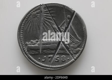 Povero piombo, Anonimo, 1758, colpito, piombo rotondo o piombo della torba, colpito per la diaconia vallone. Sulla parte anteriore una casa di torba con l'anno 1758 nel cut-off. Sul retro i tasti Leiden con su entrambi i lati una lettera, P e W. all'intersezione dei tasti è colpito il numero 89, Generale: 3.4 x 0,2cm (34 x 2mm), peso: 14,2g Foto Stock