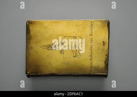 Box, Anonimo, 1774, Generale: 2.5 x 7.6 x 10.8cm 25 x 76 x 108mm, cresta di famiglia, scatola di Ottone per memorizzare le carte da gioco sotto forma di libro. Lo stemma di famiglia di Willem Aelbrechtsz è inciso sulla parte anteriore incernierata. Van Berkhey con il suo nome sotto. Sul retro l'iscrizione a dodici righe: Anno 1574, il terzo octobris. Quando Leijden è stato rilasciato, Willem Aelbrechtsz. Van Berkhey trovato questo Caerte nello Schantze van de Superior Francisco de Valdez, a Leijderdorp e fino ad ora il terzo octobris anno 1774 da Jan le Francq van Berkheij Bewaert e il discendente raccomandato. Foto Stock