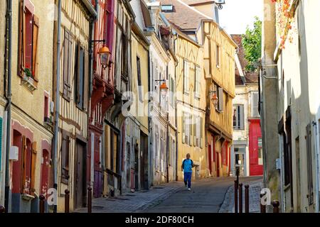 Francia, Yonne, Auxerre, Marine District, Rue Sous Murs Foto Stock