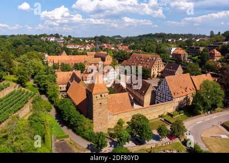 Germania, Baden Wurttemberg, Maulbronn, monastero cistercense medievale (Kloster Maulbronn), patrimonio mondiale dell'UNESCO (vista aerea) Foto Stock