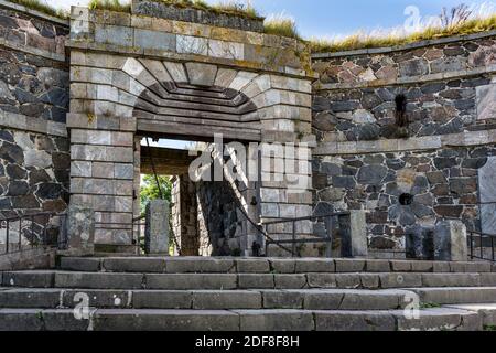 Il simbolo principale di Suomenlinna - Kuninkaanportti (porta del Re) Foto Stock