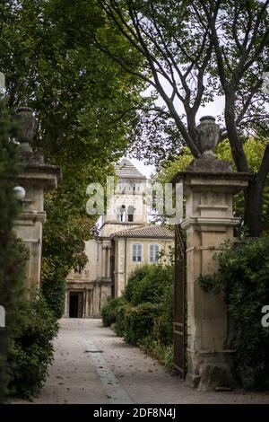 Esterno del Monastero di Saint-Paul de Mausole, Saint-Rémy-de-Provence, Provenza, Francia. Foto Stock