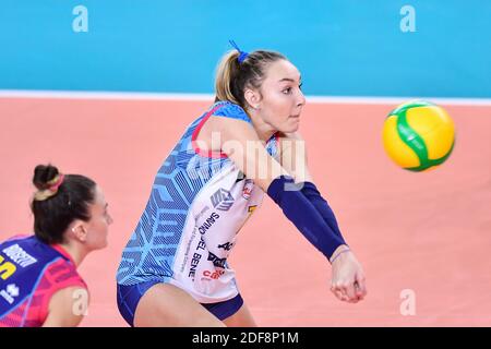 Scandicci, Firenze, Italia. scandicci, firenze, Italia, Palazzetto dello Sport, 03 Dic 2020, Elena Pietrini (Savino del bene Scandicci) durante lo sviluppo SkyRes Rzeszow vs Savino del bene Scandicci - CEV Champions League Women volley match Credit: Lisa Guglielmi/LPS/ZUMA Wire/Alamy Live News 2020 Foto Stock