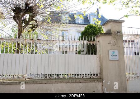 Una casa di riposo coreana (Ehpad) il 10 Avril 2020 a la Varenne Saint Hilaire, Francia. Il virus ha causato almeno 356 decessi nelle case di riposo coreane in Francia (COVID-19). Foto di David Niviere/ABACAPRESS.COM Foto Stock